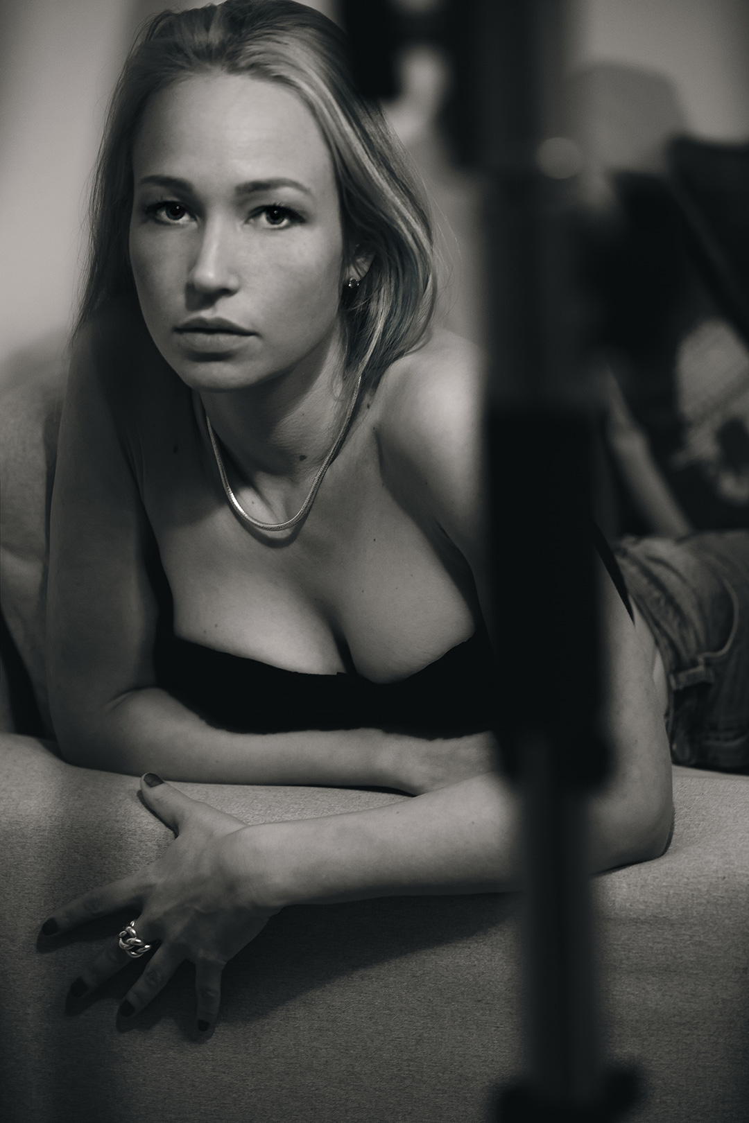 Portraits Photography black and White made at Home aof Alize