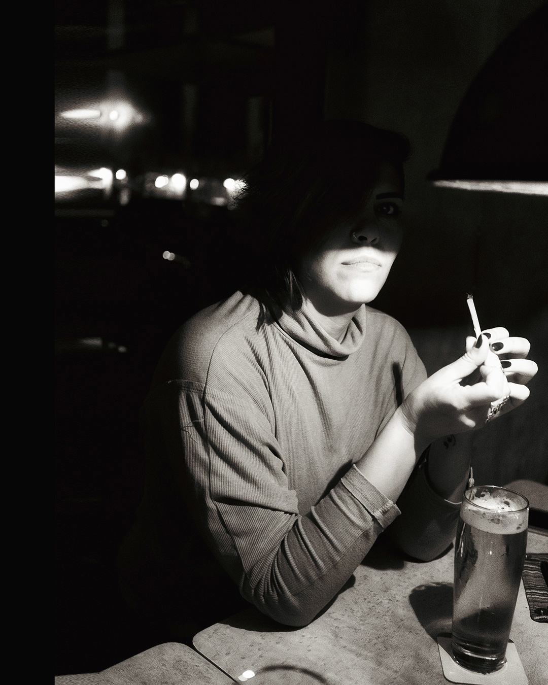 Night portrait on location in Stuttgart — street photograph by Hamudi Leon